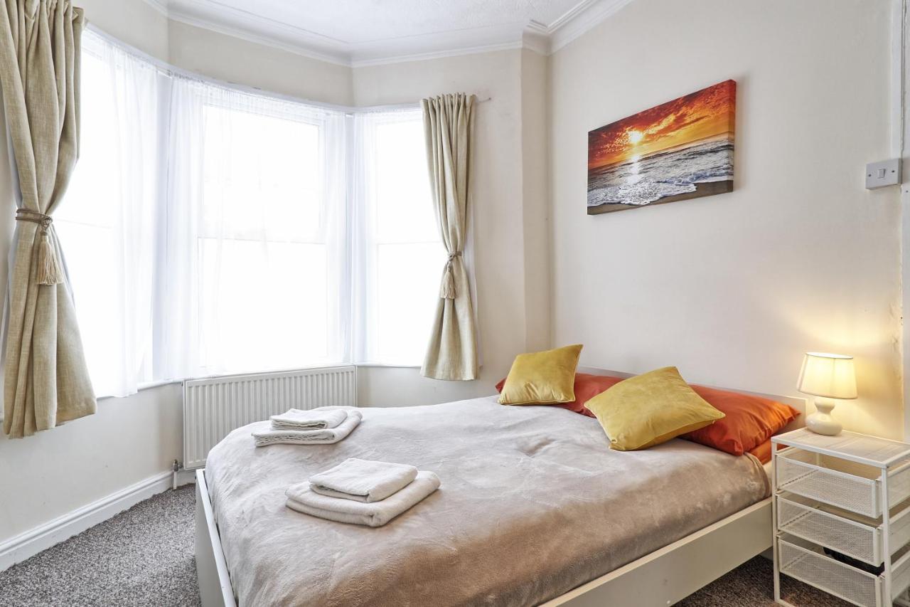 Lovely 1-Bedroom Condo Near The Sea Front Southend-on-Sea Exterior photo